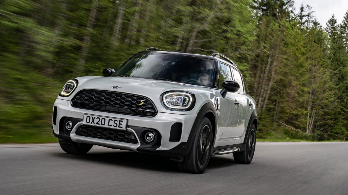 the-new-2021-mini-countryman-cooper-se-phev-front