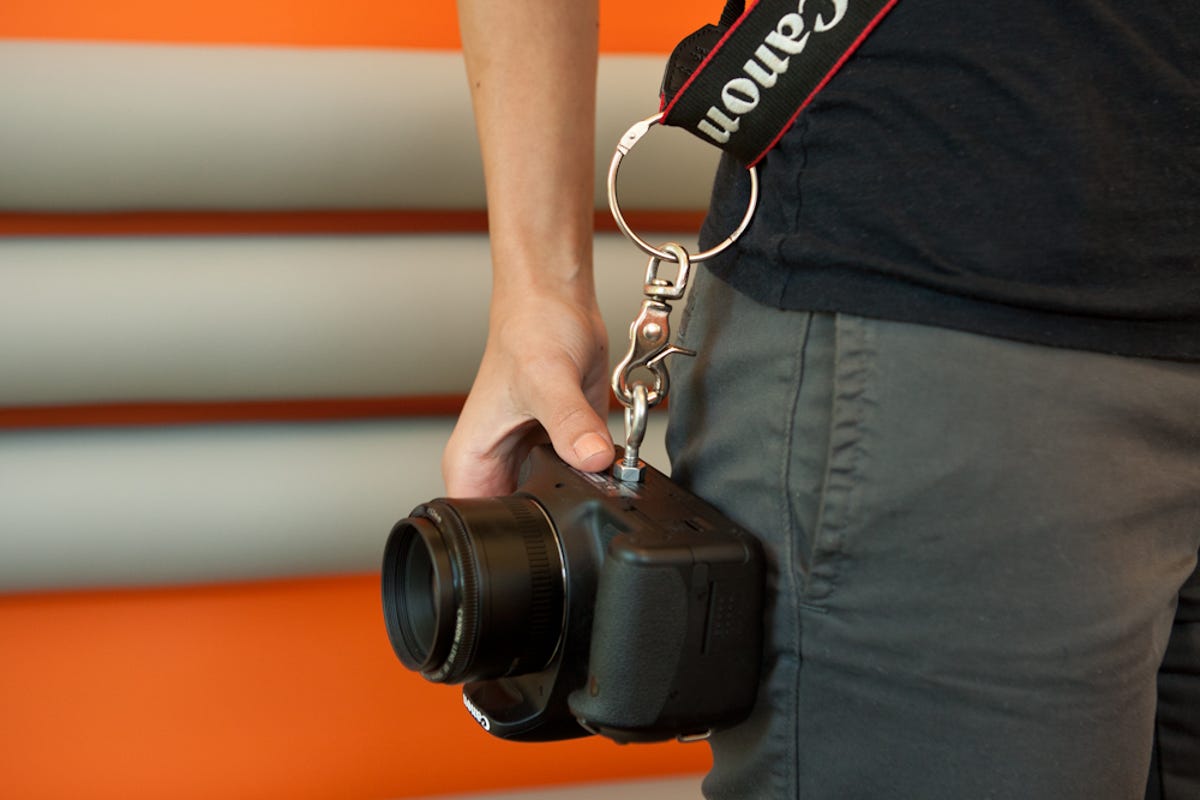 Camera_strap_mount-10_1.jpg