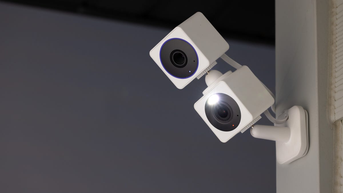 Wyze Cam OG and Cam OG Telephoto stacked together.