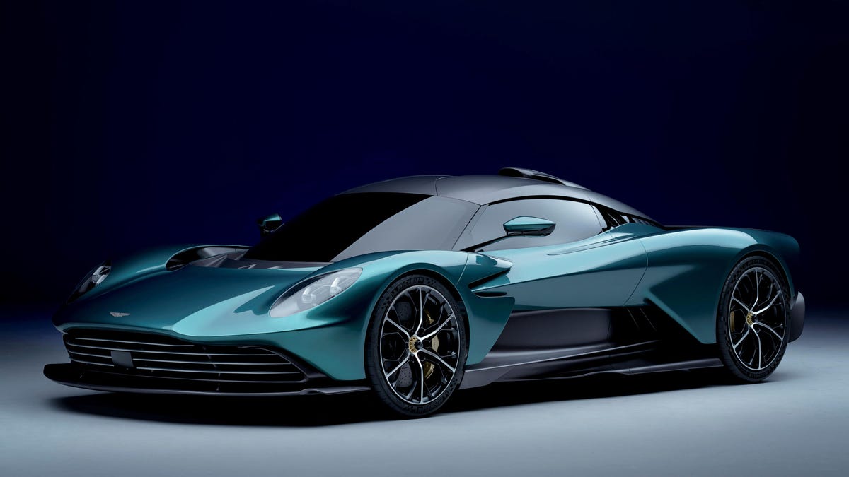 production-aston-martin-valhalla-phev-supercar-111