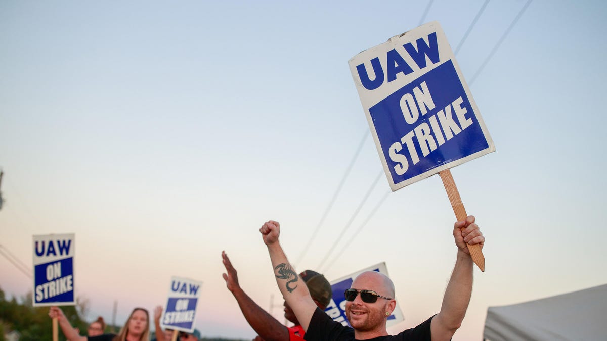 UAW GM Strike