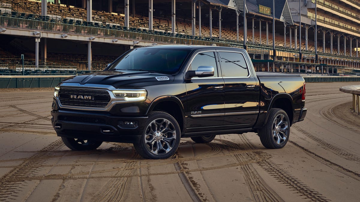 2019-ram-1500-kentucky-derby-promo