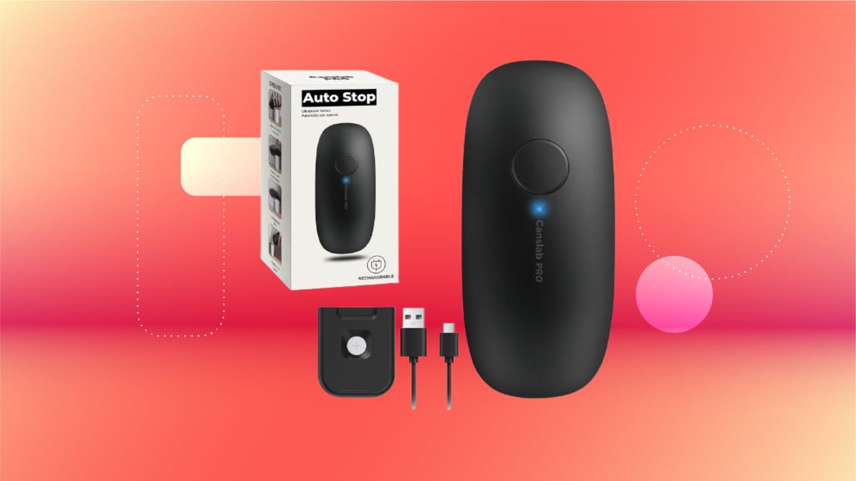 From left: product box, stand and charging cable, right: electric can opener. Background: pink, red and orange gradient.