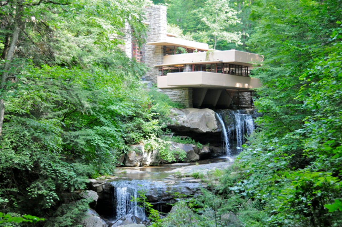 1-Fallingwater_classic_1.jpg