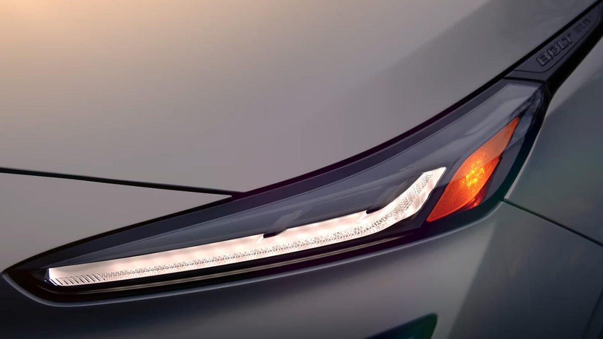 2022 Chevy Bolt EUV teaser