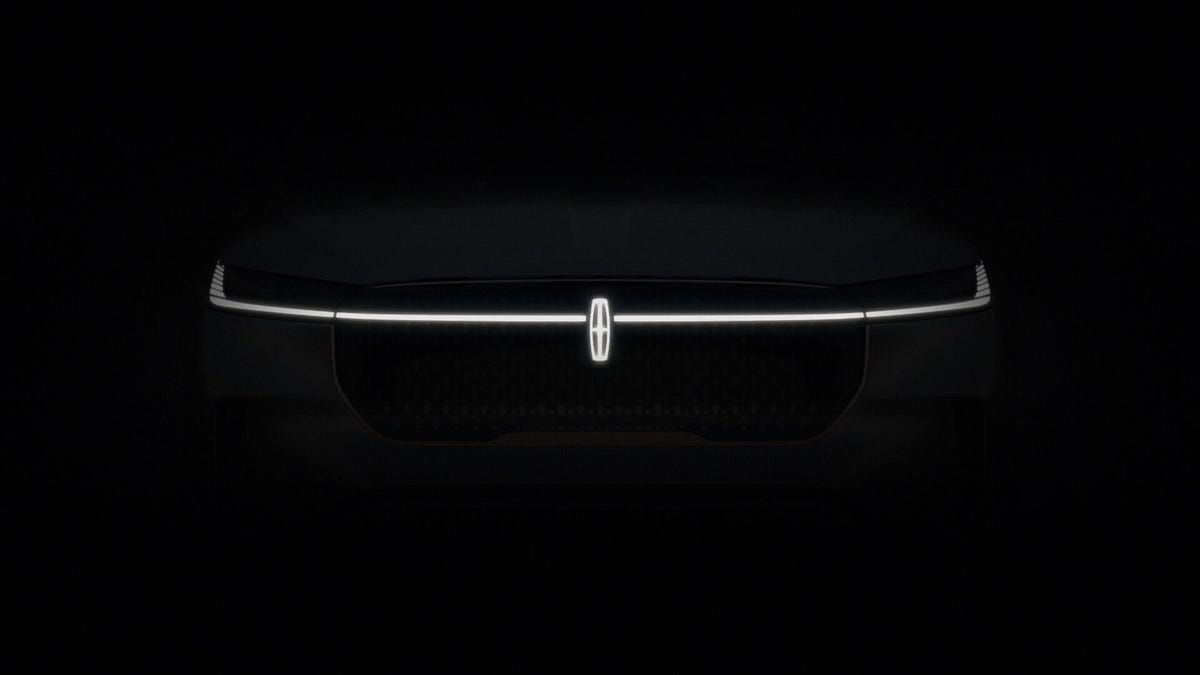 future-lincoln-exterior-tease-with-embrace-lighting