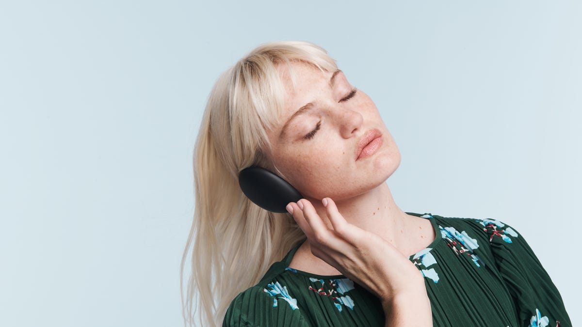 human-headphones-model-9