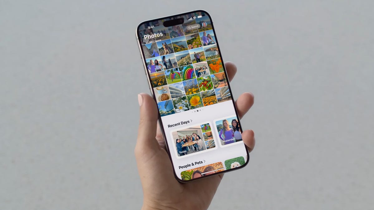 Screenshot showing Apple's revised Photos app