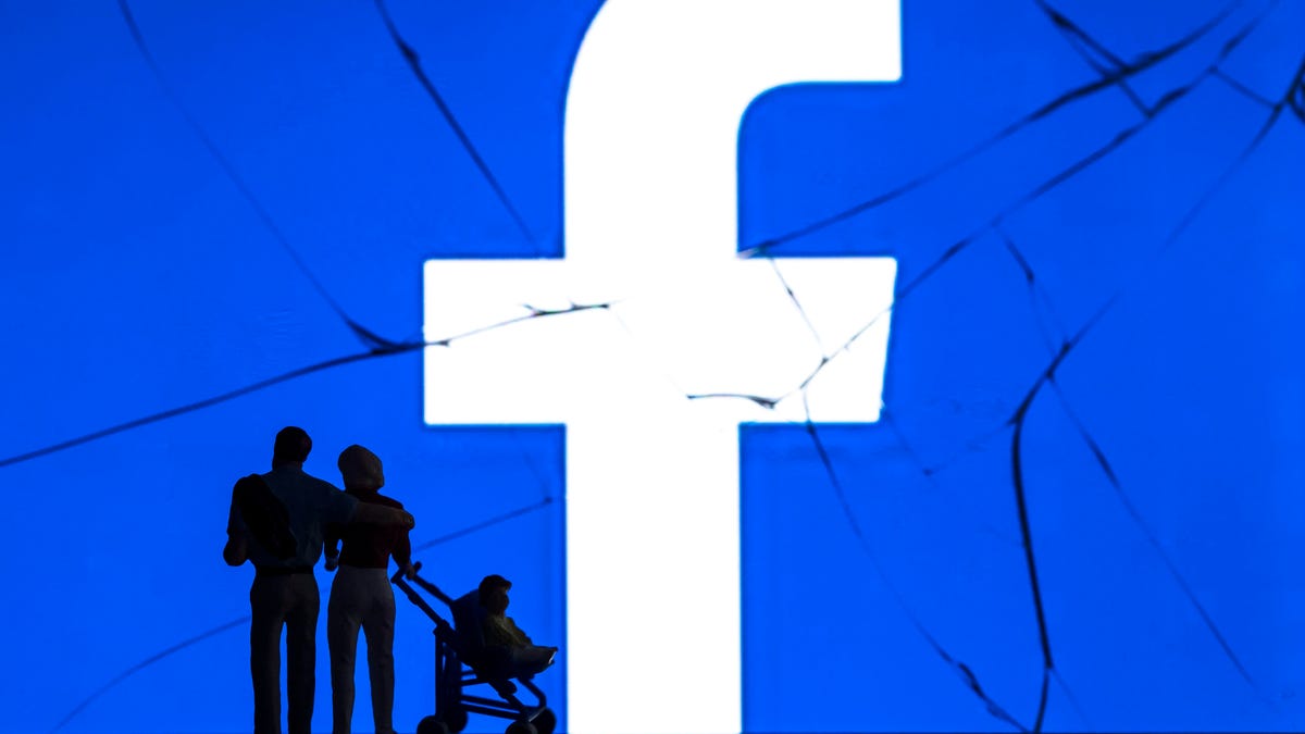 TOPSHOT-FRANCE-TECHNOLOGY-INTERNET-FACEBOOK