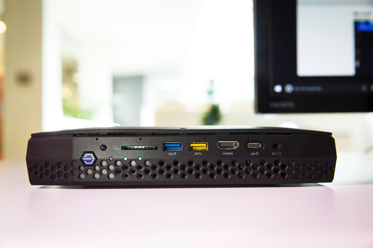 intel-hades-canyon-nuc-8503