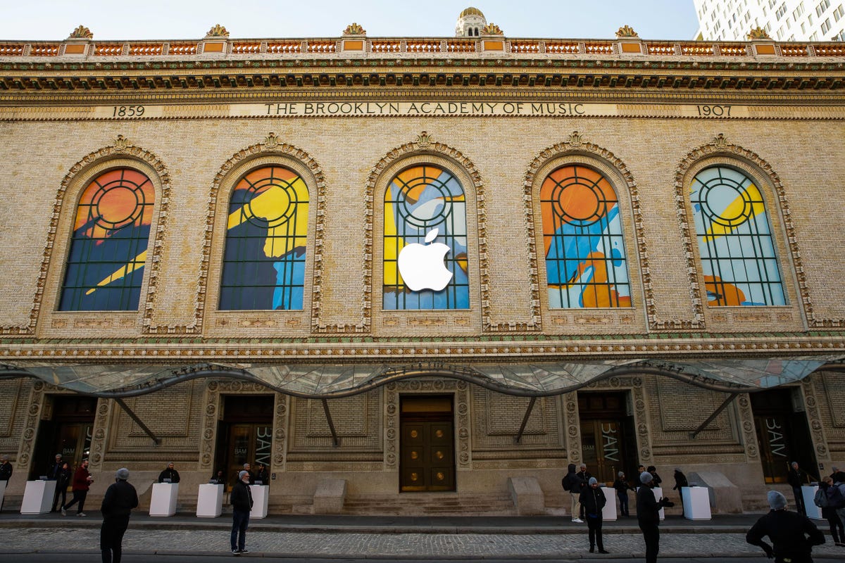 001-apple-event-oct-30-nyc