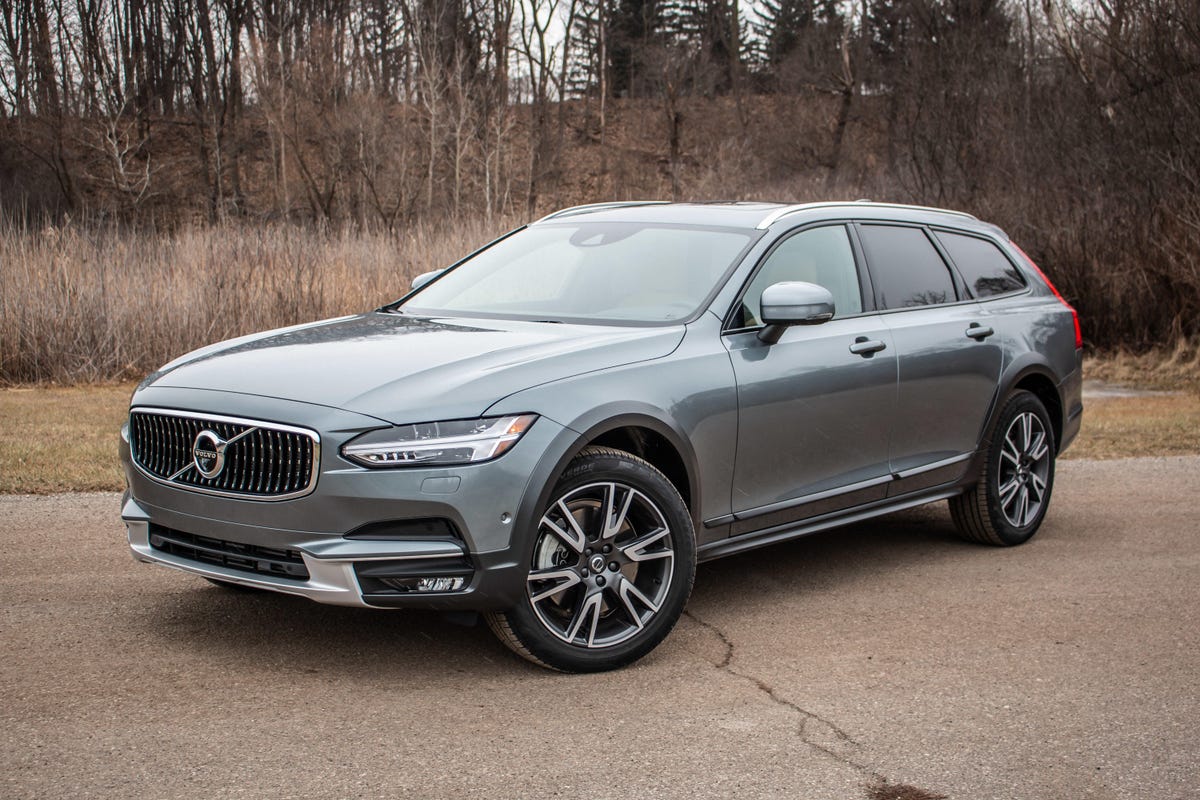 2019-volvo-v90-cross-country-1