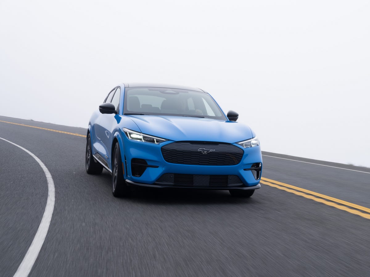 mustang-mach-e-gt-01