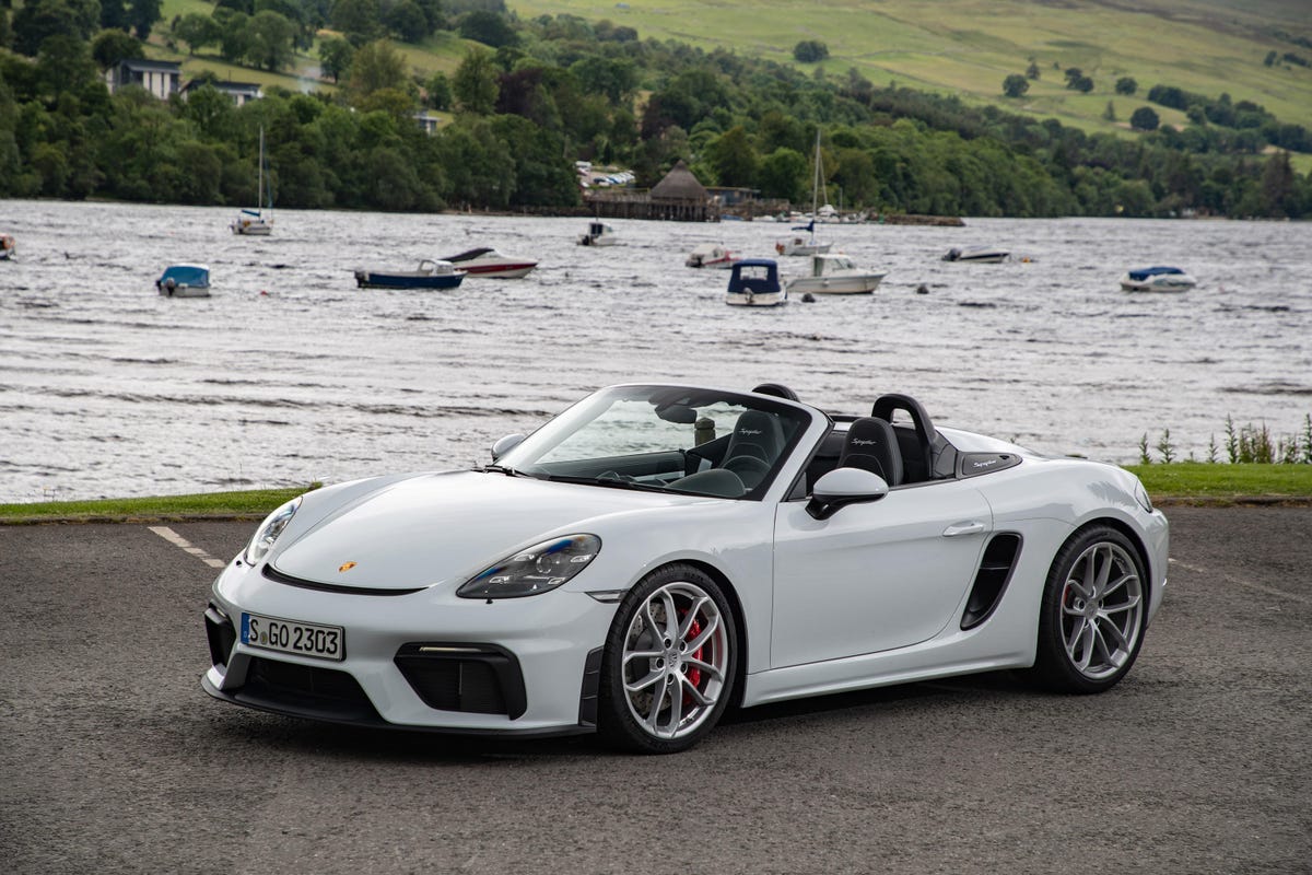 2020-porsche-718-spyder-1
