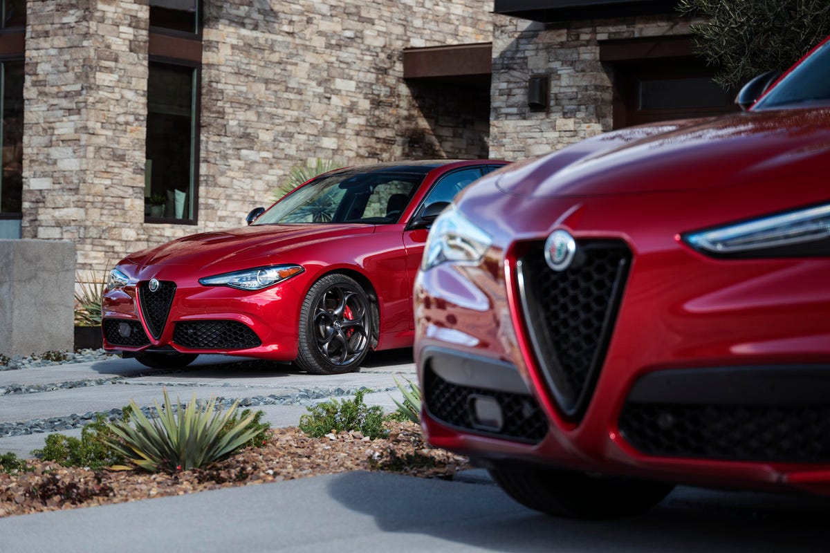 2019-alfa-romeo-giulia-and-stelvio-nero-edizione-1
