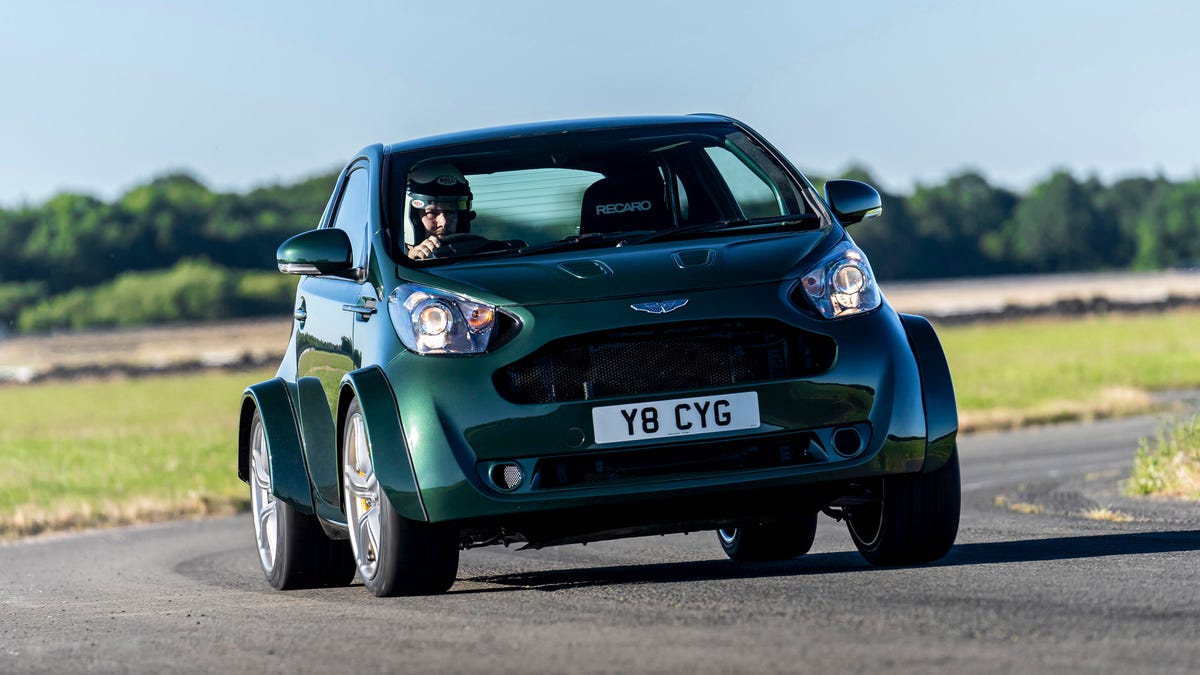 aston-martin-v8-cygnet-promo