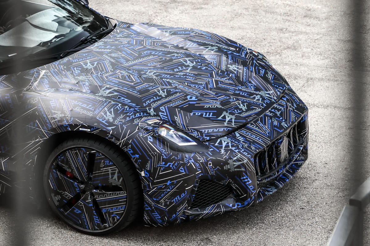 2022-maserati-granturismo-coupe-prototype-teaser-210