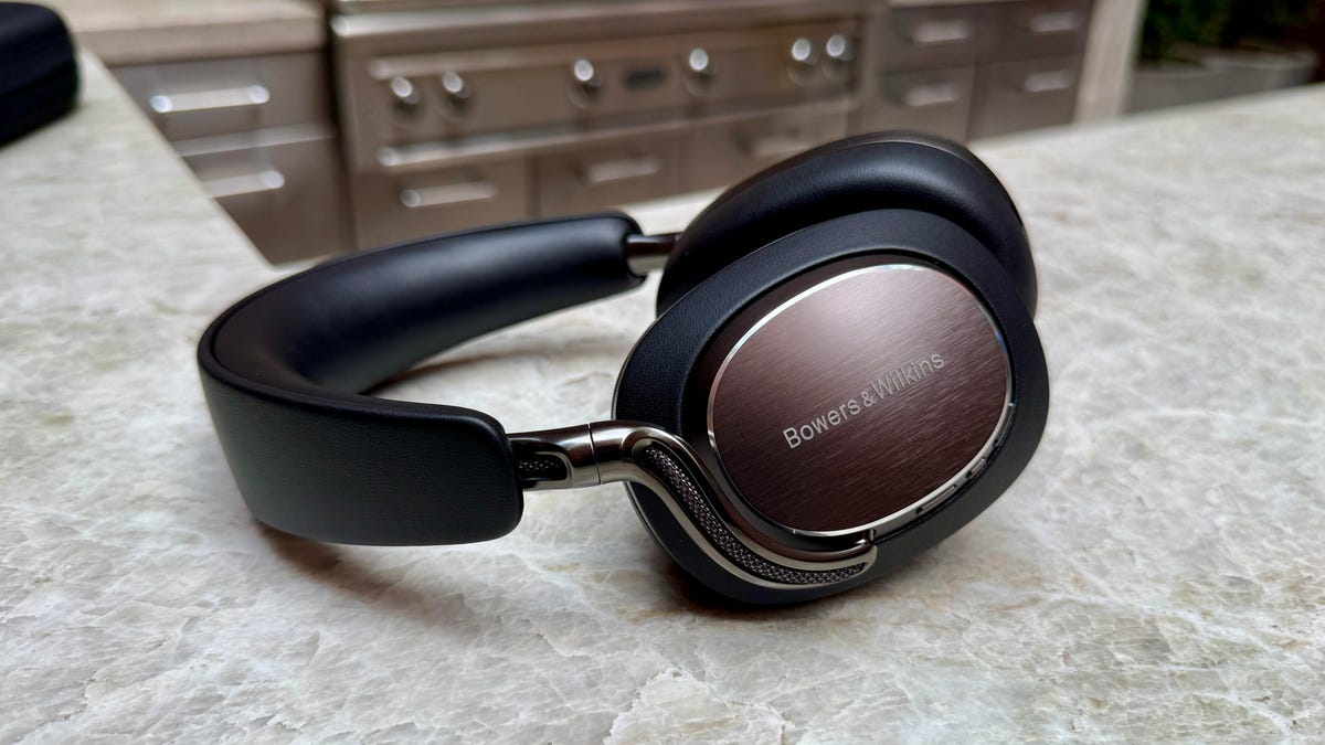 bowers-wilkins-px8-s2-1