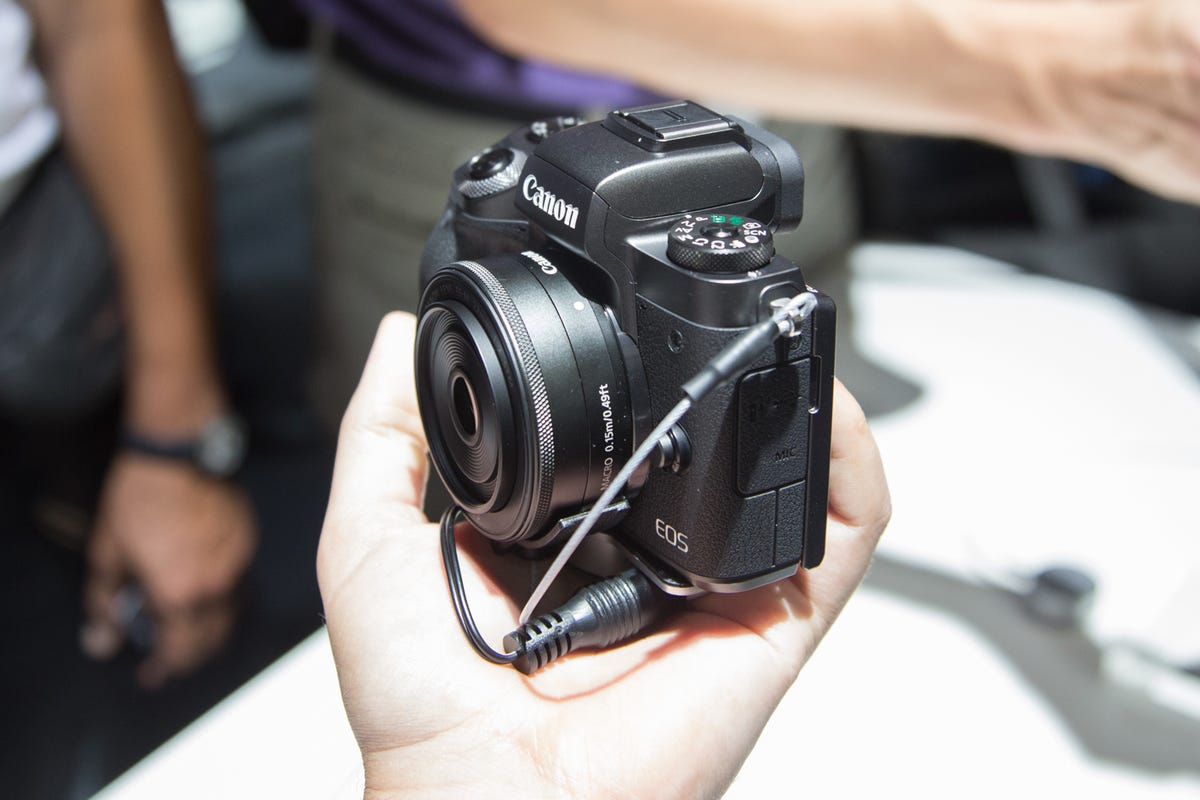 canon-eos-m5-hands-on.jpg