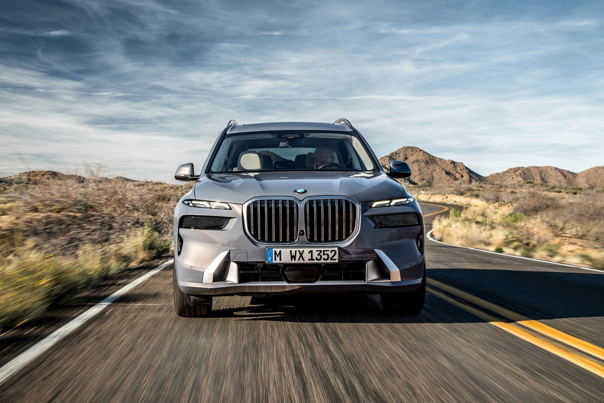 2023-bmw-x7-suv-110