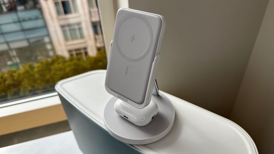 Image of Anker 633 MagGo 2-in-1 wireless charger