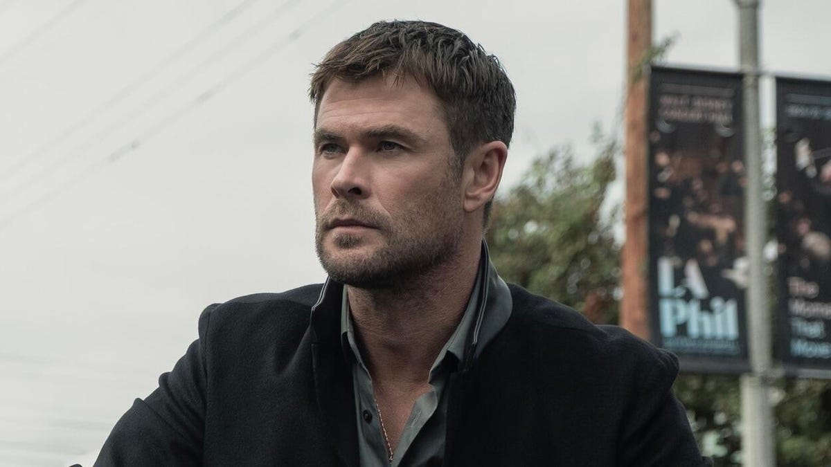 Chris Hemsworth in Crime 101