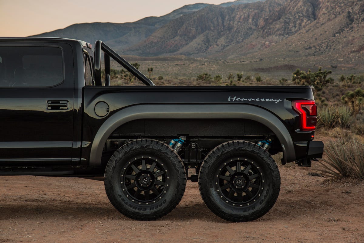 6x6-hennessey-velociraptor-09