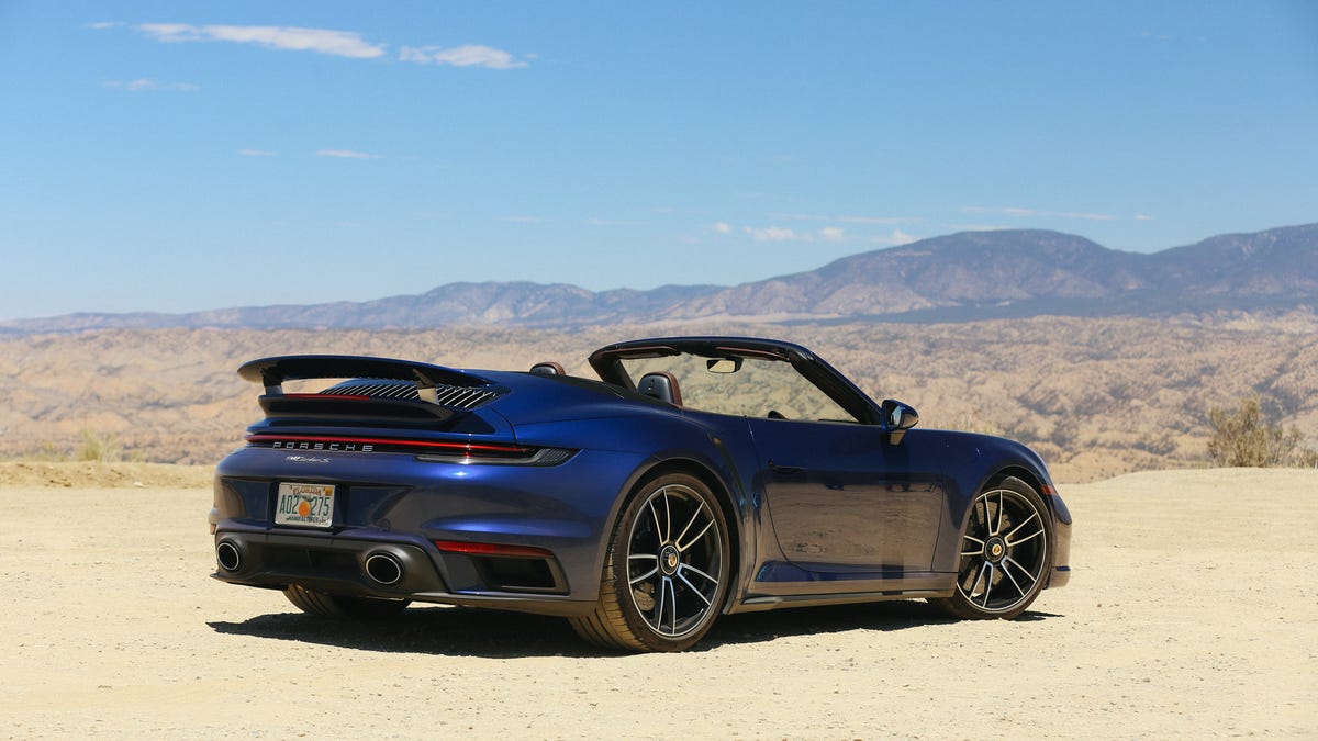 2021-porsche-911-turbo-s-cabriolet-116