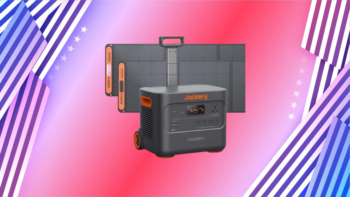 Jackery 3000 Pro solar generator