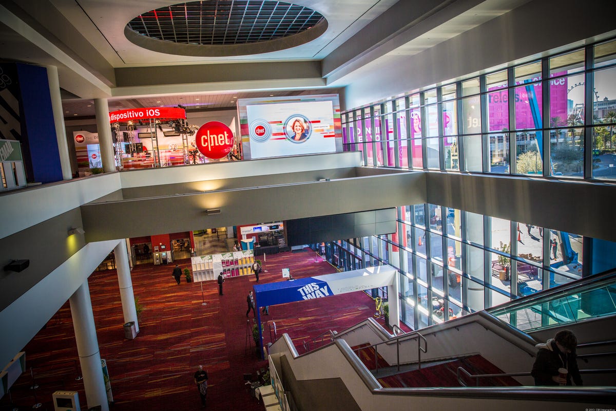 cnet-booth-ces-0230.jpg