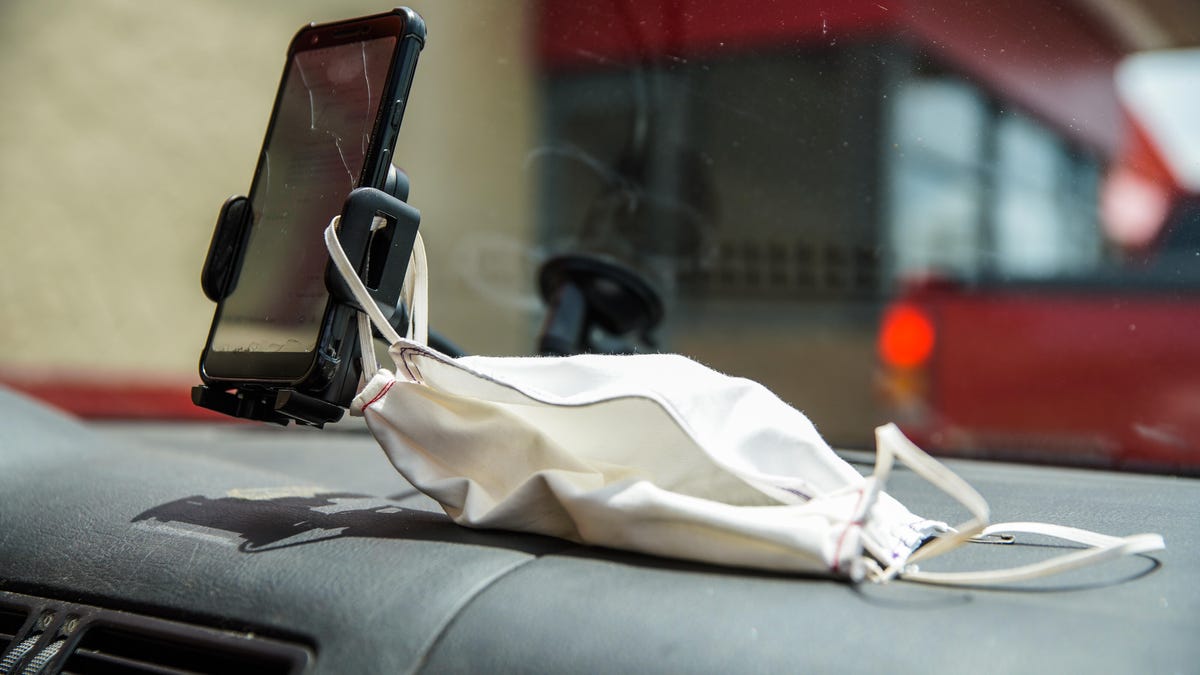 002-face-mask-ready-in-vehicle-dashboard