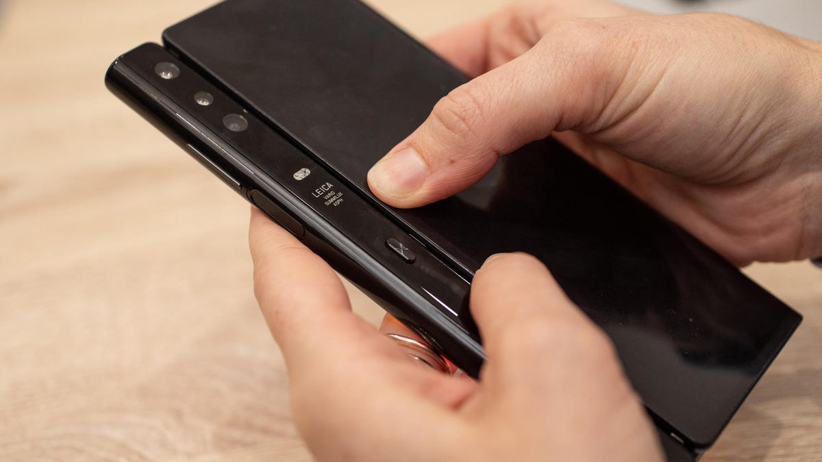 huawei-mate-x-hands-on-mwc-2019-23