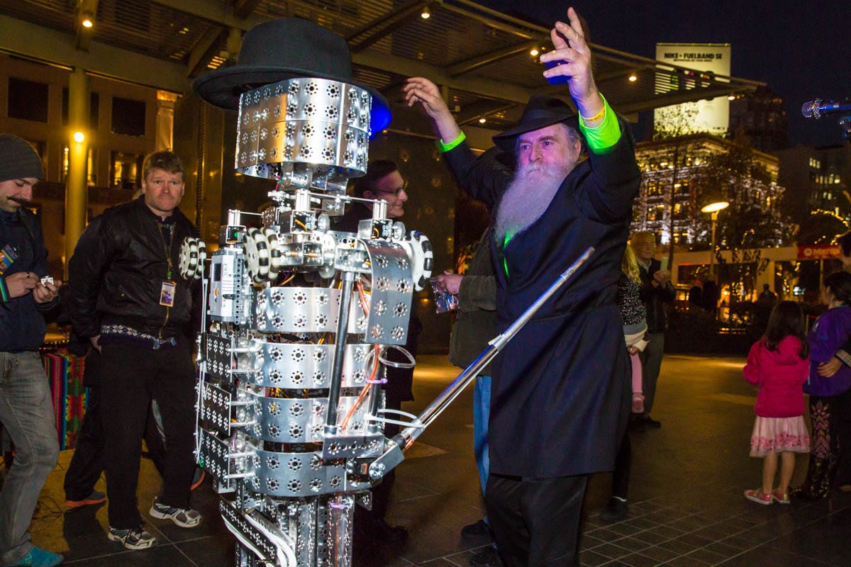 rabbi-robot-8572.jpg
