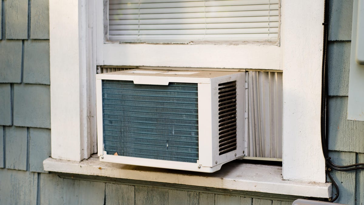A window AC unit