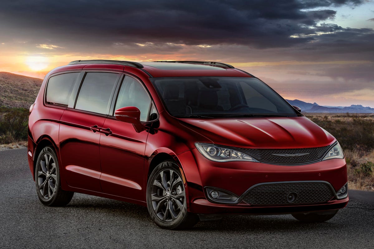 2019-chrysler-pacifica-35th-anniversary-1