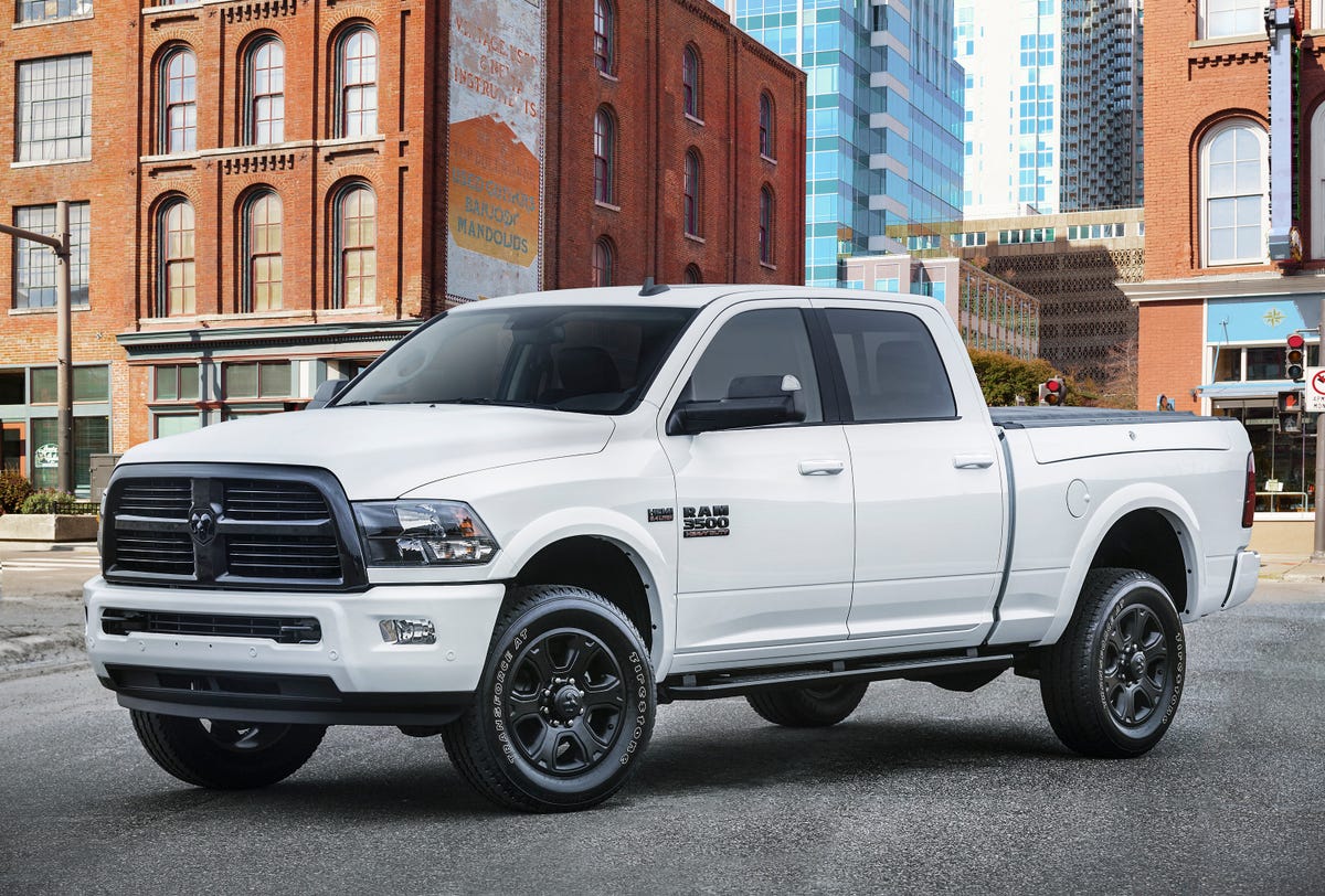 2017-ram-3500-hd-night-1.jpg