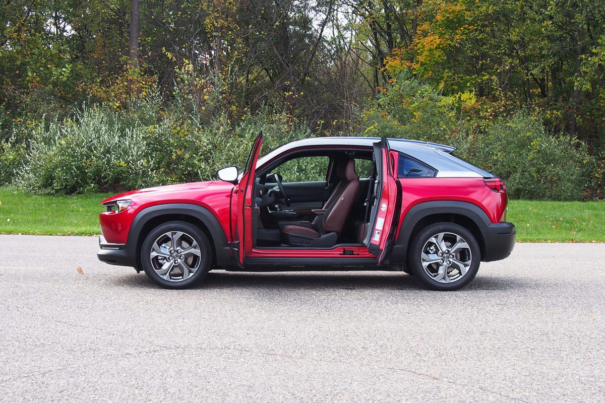 2022 Mazda MX-30 - front