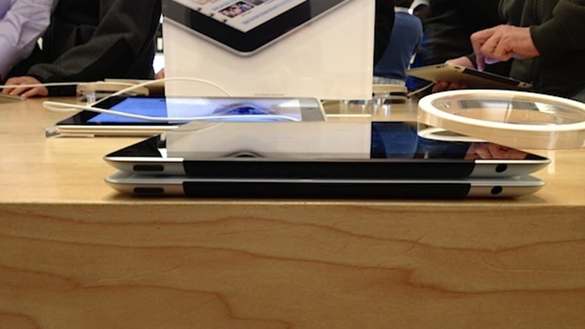 Gen 3 iPad on top; iPad 2 on bottom.