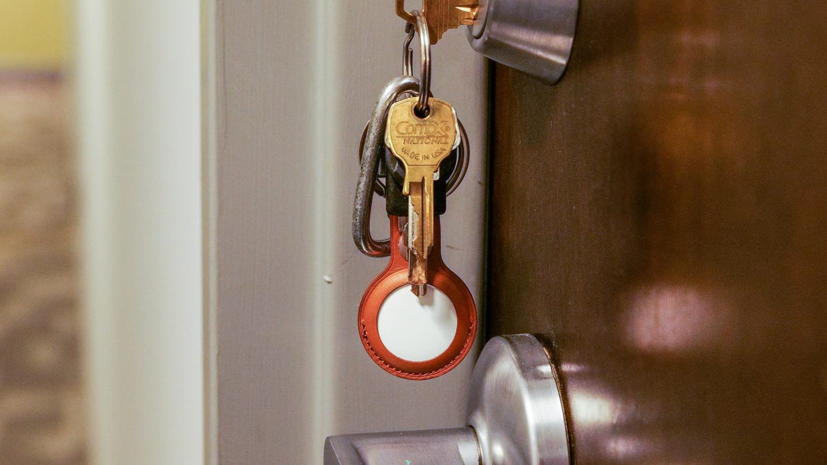 014-apple-airtag-2021